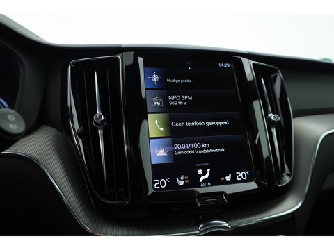Volvo XC60 2.0 Recharge T6 AWD R-Design | Pano| H&K Audio | Blis | ACC | 360 Camera | Head up | stoel 4 & stuur verw. |