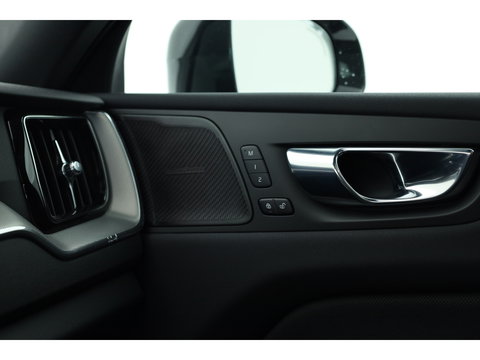 Volvo XC60 2.0 Recharge T6 AWD R-Design | Pano| H&K Audio | Blis | ACC | 360 Camera | Head up | stoel 4 & stuur verw. |