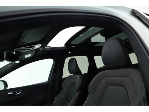 Volvo XC60 2.0 Recharge T6 AWD R-Design | Pano| H&K Audio | Blis | ACC | 360 Camera | Head up | stoel 4 & stuur verw. |