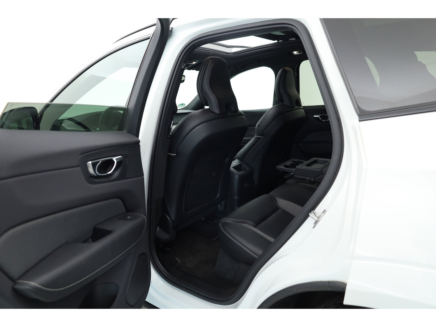 Volvo XC60 2.0 Recharge T6 AWD R-Design | Pano| H&K Audio | Blis | ACC | 360 Camera | Head up | stoel 4 & stuur verw. |