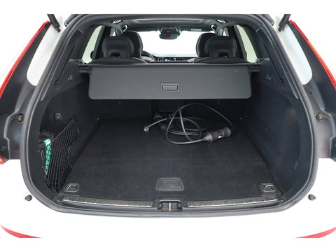 Volvo XC60 2.0 Recharge T6 AWD R-Design | Pano| H&K Audio | Blis | ACC | 360 Camera | Head up | stoel 4 & stuur verw. |