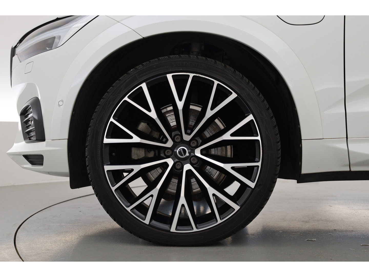 Volvo XC60 2.0 Recharge T6 AWD R-Design | Pano| H&K Audio | Blis | ACC | 360 Camera | Head up | stoel 4 & stuur verw. |