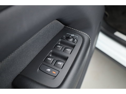 Volvo XC60 2.0 Recharge T6 AWD R-Design | Pano| H&K Audio | Blis | ACC | 360 Camera | Head up | stoel 4 & stuur verw. |