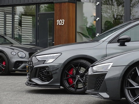 Audi RS3 Sportback 2.5 TFSI RS3 400PK Quattro / B&O / panoramadak / Matrix