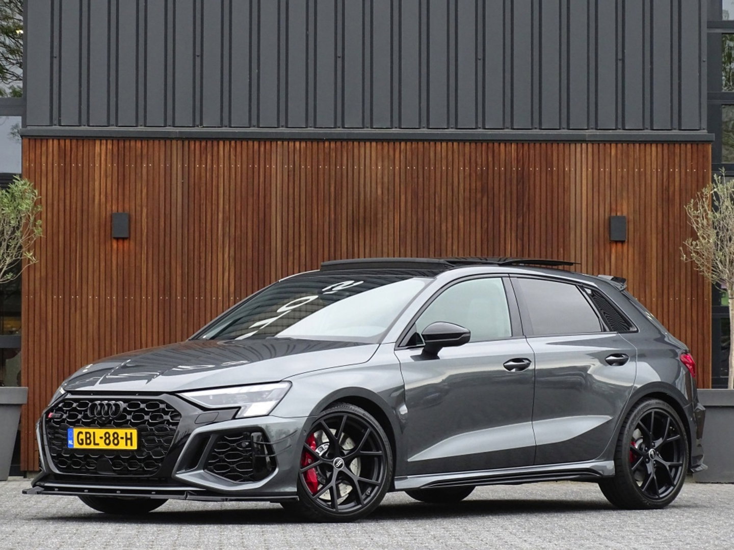 Audi RS3 Sportback 2.5 TFSI RS3 400PK Quattro / B&O / panoramadak / Matrix