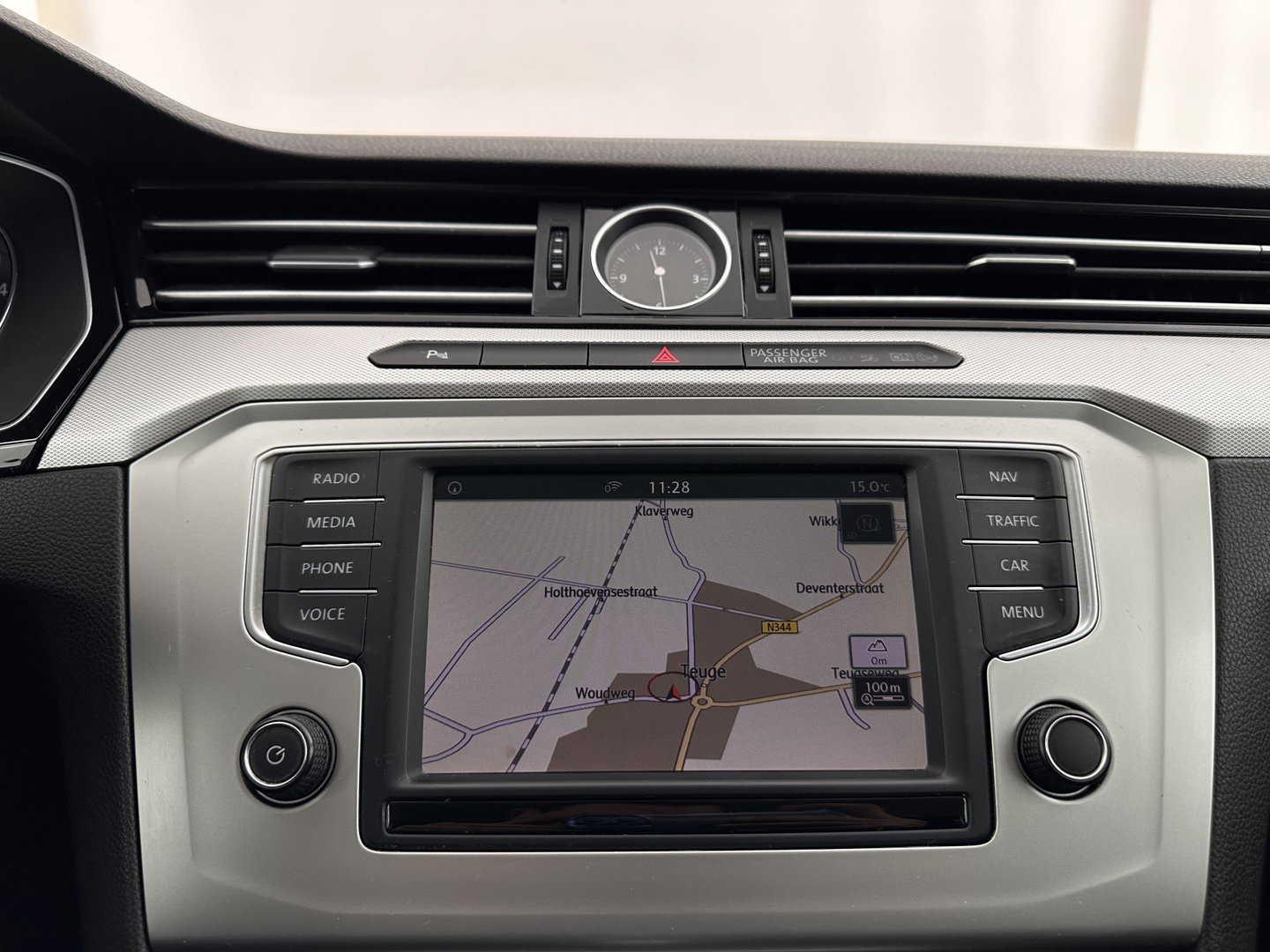 Volkswagen Passat Variant 1.6 TDI Connected Series Plus Aut. *ADAPTIVE-CRUISE | NAVI-FULLMAP | HEATED-COMFORTSEATS | PRIVACY-GLASS | SHIFT-PADDLES | ECC | PDC | 18''ALU*