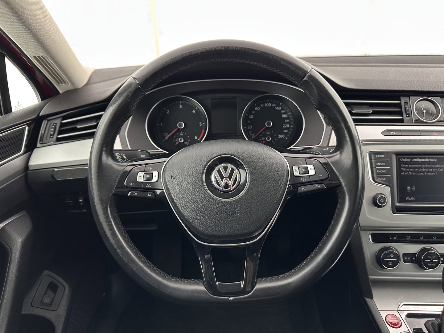 Volkswagen Passat Variant 1.6 TDI Connected Series Plus Aut. *ADAPTIVE-CRUISE | NAVI-FULLMAP | HEATED-COMFORTSEATS | PRIVACY-GLASS | SHIFT-PADDLES | ECC | PDC | 18''ALU*