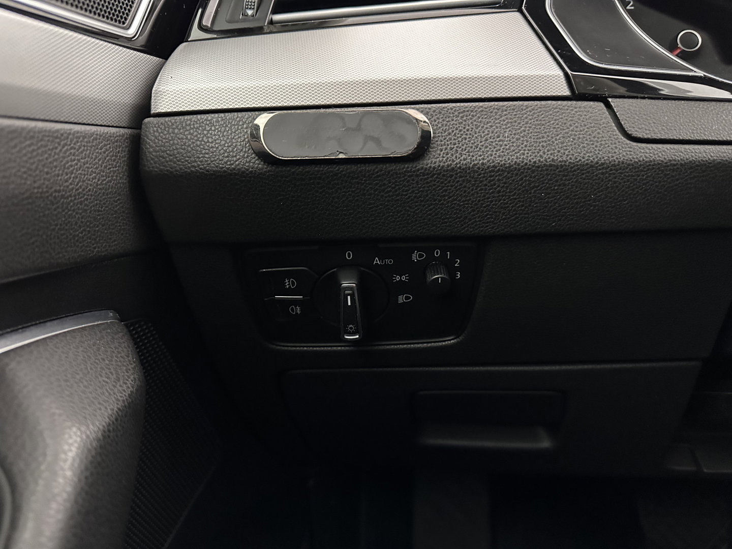 Volkswagen Passat Variant 1.6 TDI Connected Series Plus Aut. *ADAPTIVE-CRUISE | NAVI-FULLMAP | HEATED-COMFORTSEATS | PRIVACY-GLASS | SHIFT-PADDLES | ECC | PDC | 18''ALU*