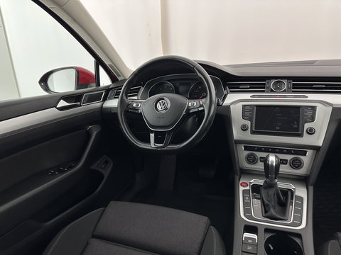 Volkswagen Passat Variant 1.6 TDI Connected Series Plus Aut. *ADAPTIVE-CRUISE | NAVI-FULLMAP | HEATED-COMFORTSEATS | PRIVACY-GLASS | SHIFT-PADDLES | ECC | PDC | 18''ALU*