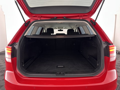Volkswagen Passat Variant 1.6 TDI Connected Series Plus Aut. *ADAPTIVE-CRUISE | NAVI-FULLMAP | HEATED-COMFORTSEATS | PRIVACY-GLASS | SHIFT-PADDLES | ECC | PDC | 18''ALU*