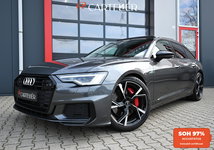 Audi A6 - Avant 55 TFSI e S-Line Quattro Competition | Dec 22 | Pano | Vol Leder | Matrix Led | Carplay | Stoel & Stuurwielverwarming | Zwenkbare Trekhaak | Keyless | ACC | Ambient | Daytona | 17.9 kWh | Nieuwstaat | SOH 97% | 20''