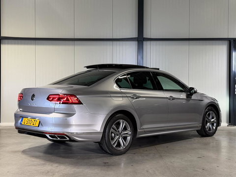 Volkswagen Passat 1.5 TSI R-Line Business + Pano Virtual H&K