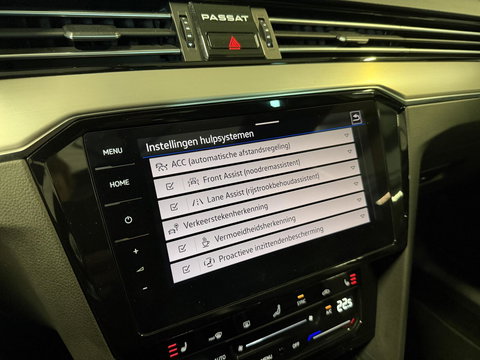 Volkswagen Passat 1.5 TSI R-Line Business + Pano Virtual H&K
