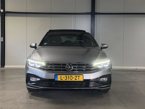Volkswagen Passat 1.5 TSI R-Line Business + Pano Virtual H&K