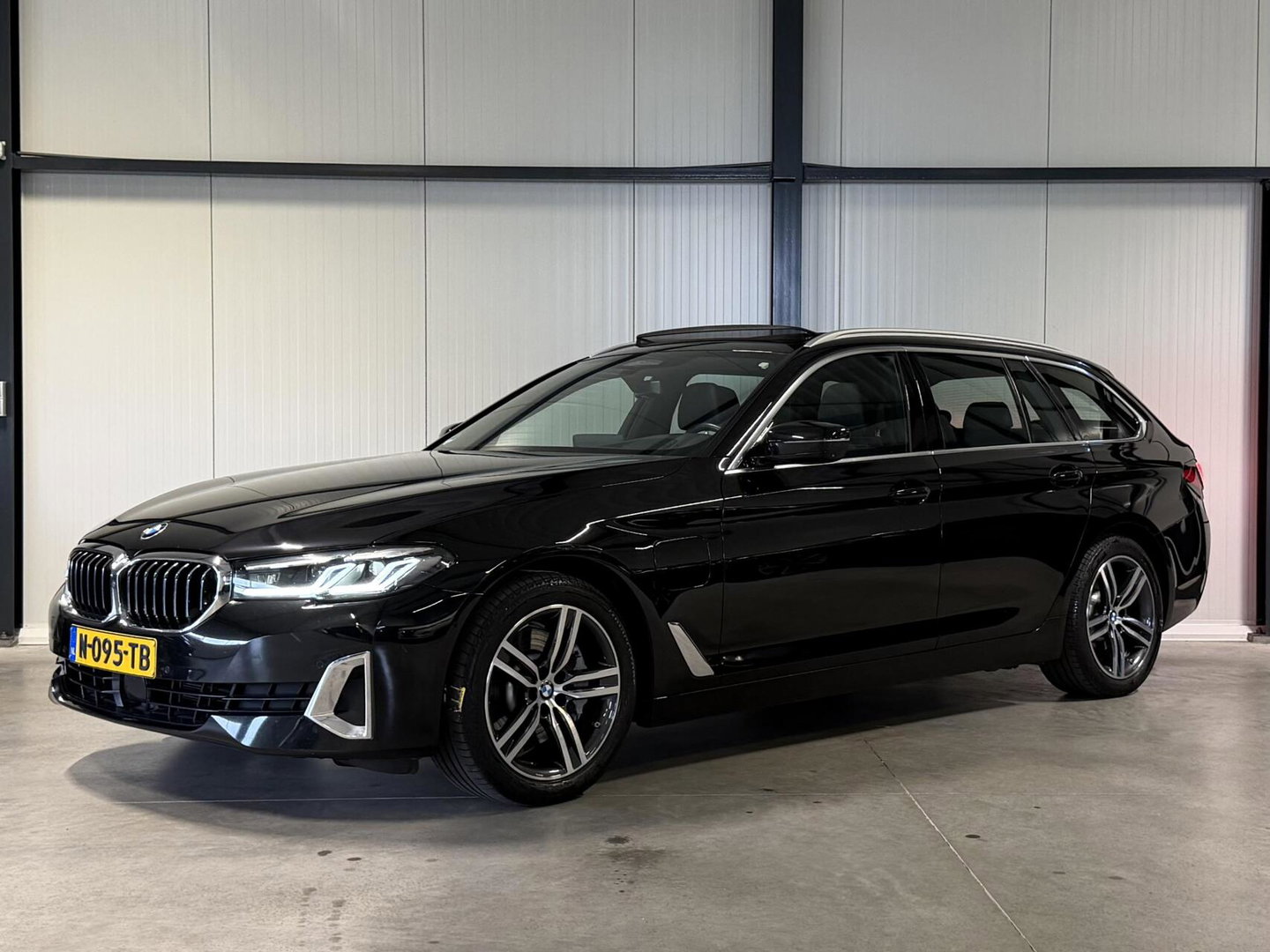 BMW 5 Serie Touring 530e High Executive Pano Leer Memory VOL