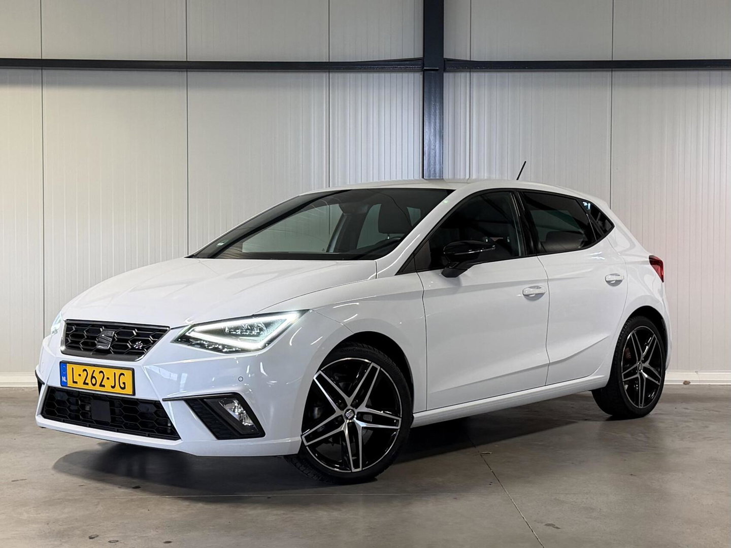 SEAT Ibiza 1.0 TSI FR Intense 116PK 6 Bak Virtual Camera