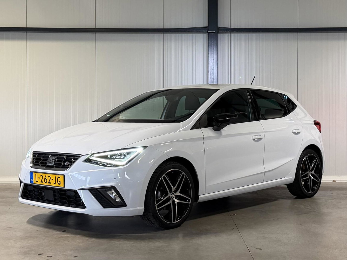 SEAT Ibiza 1.0 TSI FR Intense 116PK 6 Bak Virtual Camera