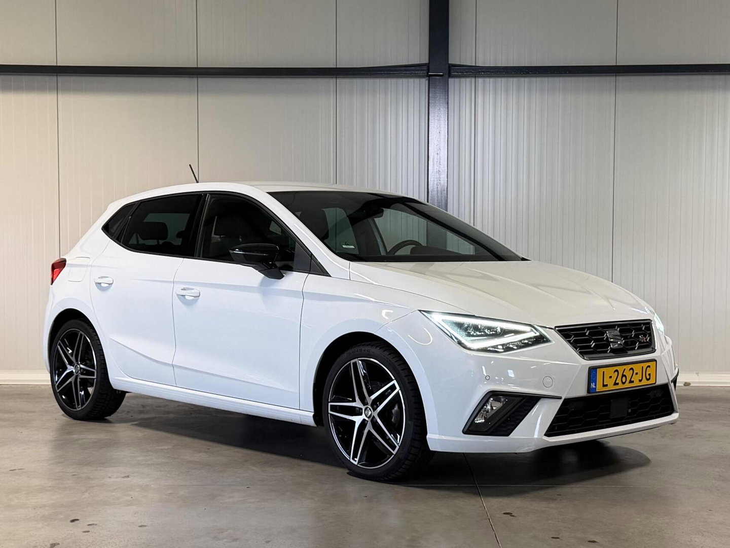 SEAT Ibiza 1.0 TSI FR Intense 116PK 6 Bak Virtual Camera