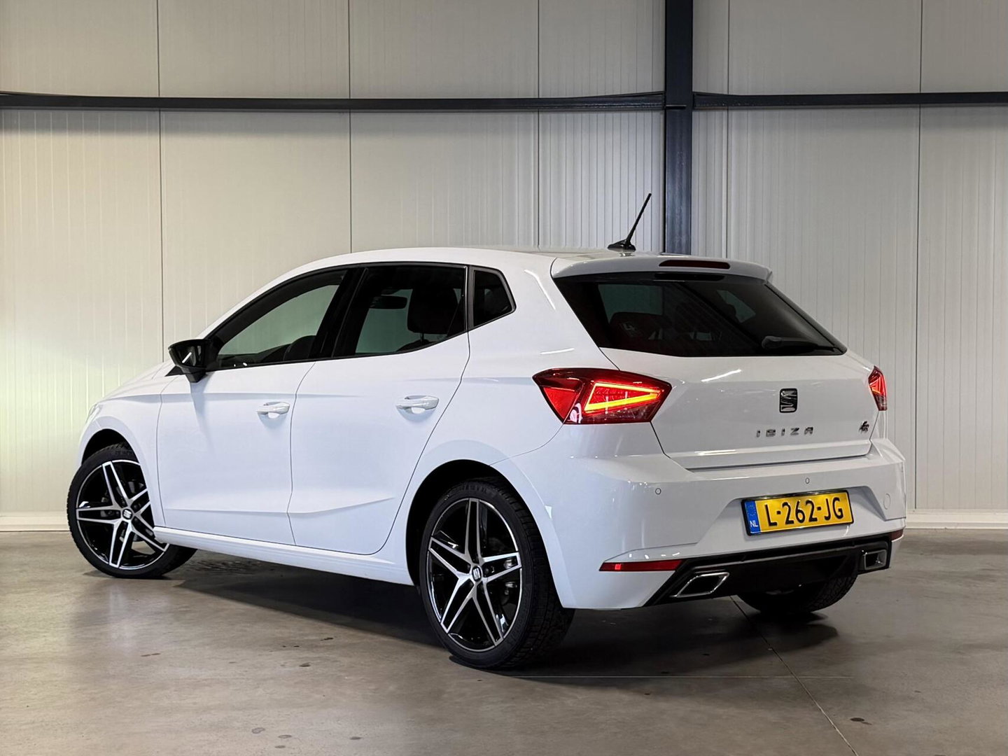 SEAT Ibiza 1.0 TSI FR Intense 116PK 6 Bak Virtual Camera