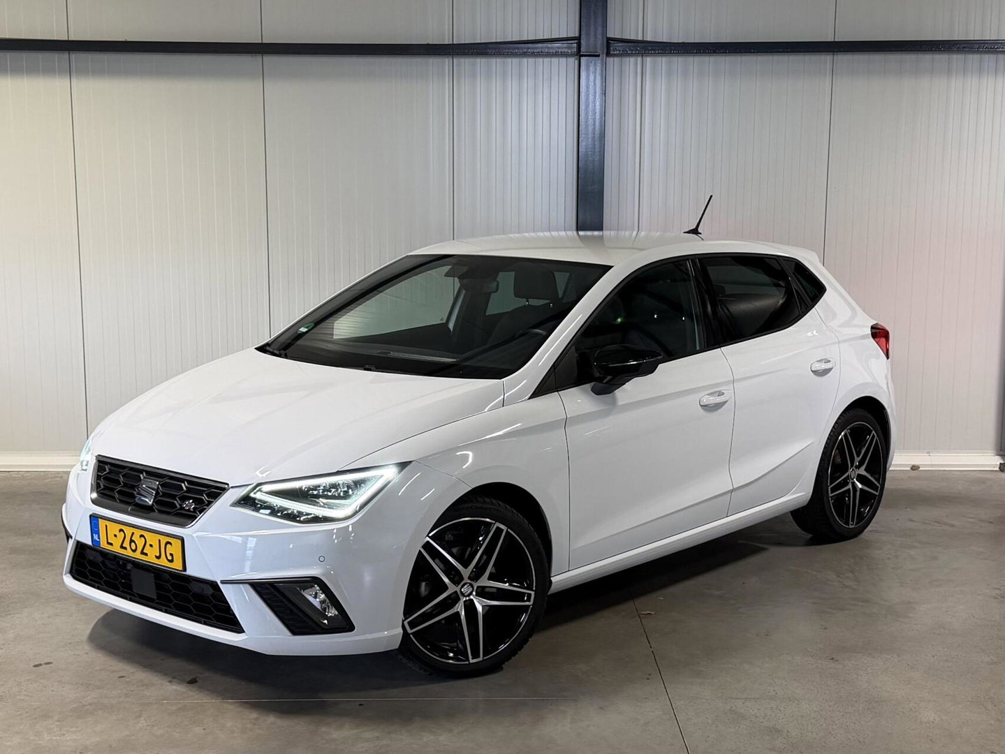 SEAT Ibiza 1.0 TSI FR Intense 116PK 6 Bak Virtual Camera