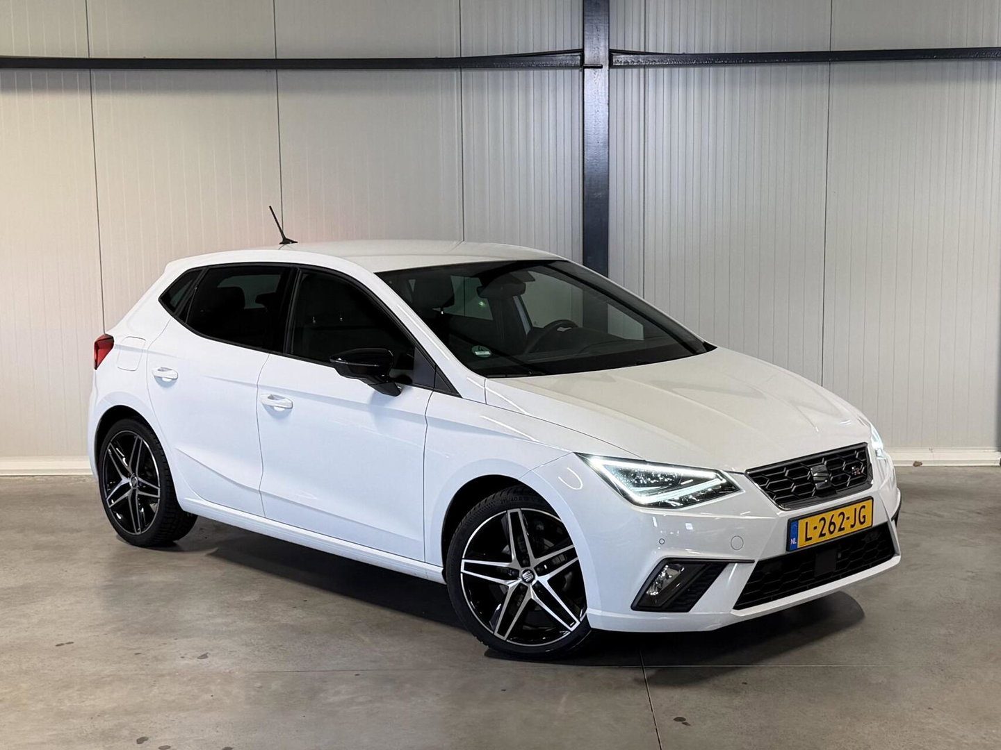 SEAT Ibiza 1.0 TSI FR Intense 116PK 6 Bak Virtual Camera