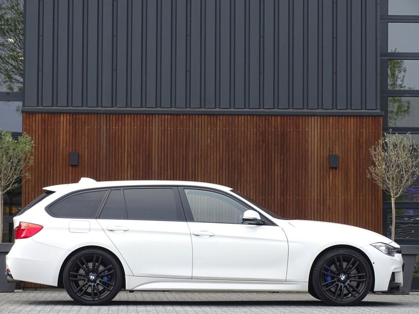BMW 3 Serie Touring 335i xDr. TwinTurbo 306PK / High Exec / M-Sport / LED