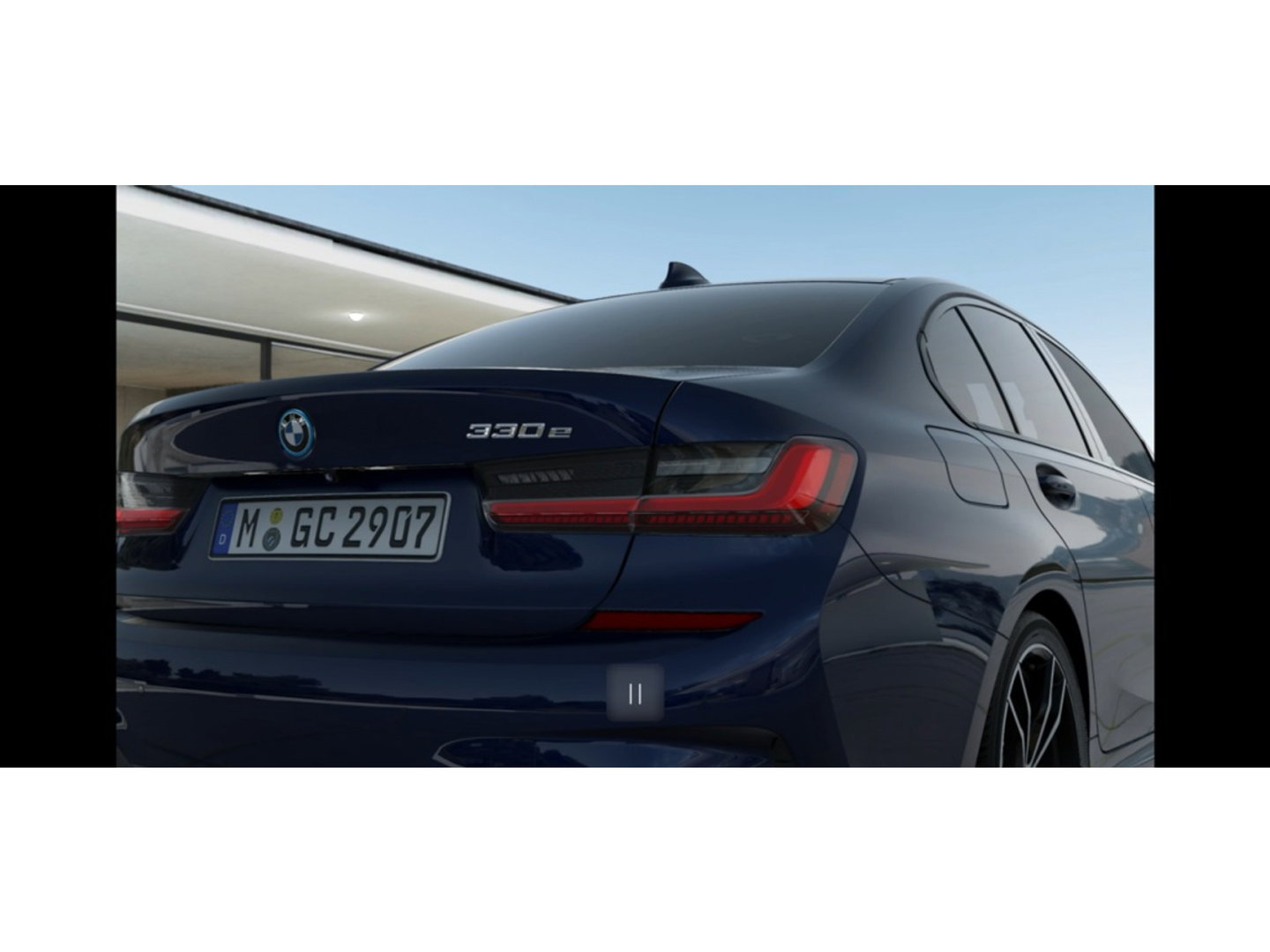 BMW 3-serie 330e High Executive / M-Sport / pano / Laser / 19"