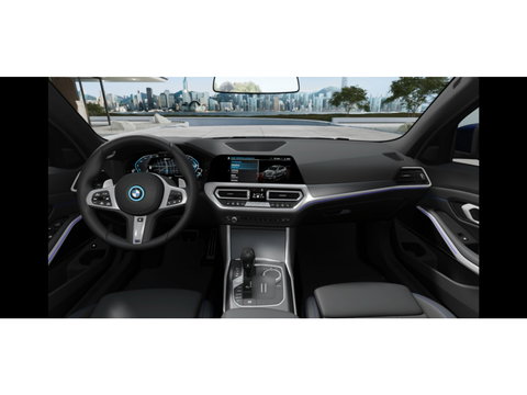 BMW 3-serie 330e High Executive / M-Sport / pano / Laser / 19"