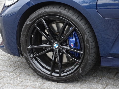 BMW 3-serie 330e High Executive / M-Sport / pano / Laser / 19"