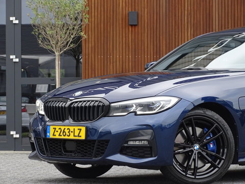 BMW 3-serie 330e High Executive / M-Sport / pano / Laser / 19"