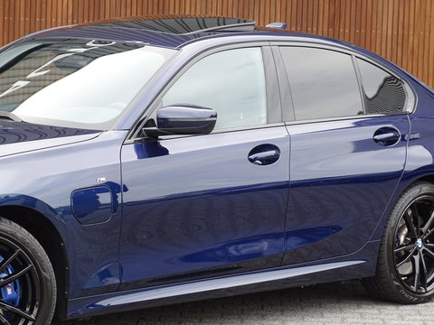 BMW 3-serie 330e High Executive / M-Sport / pano / Laser / 19"