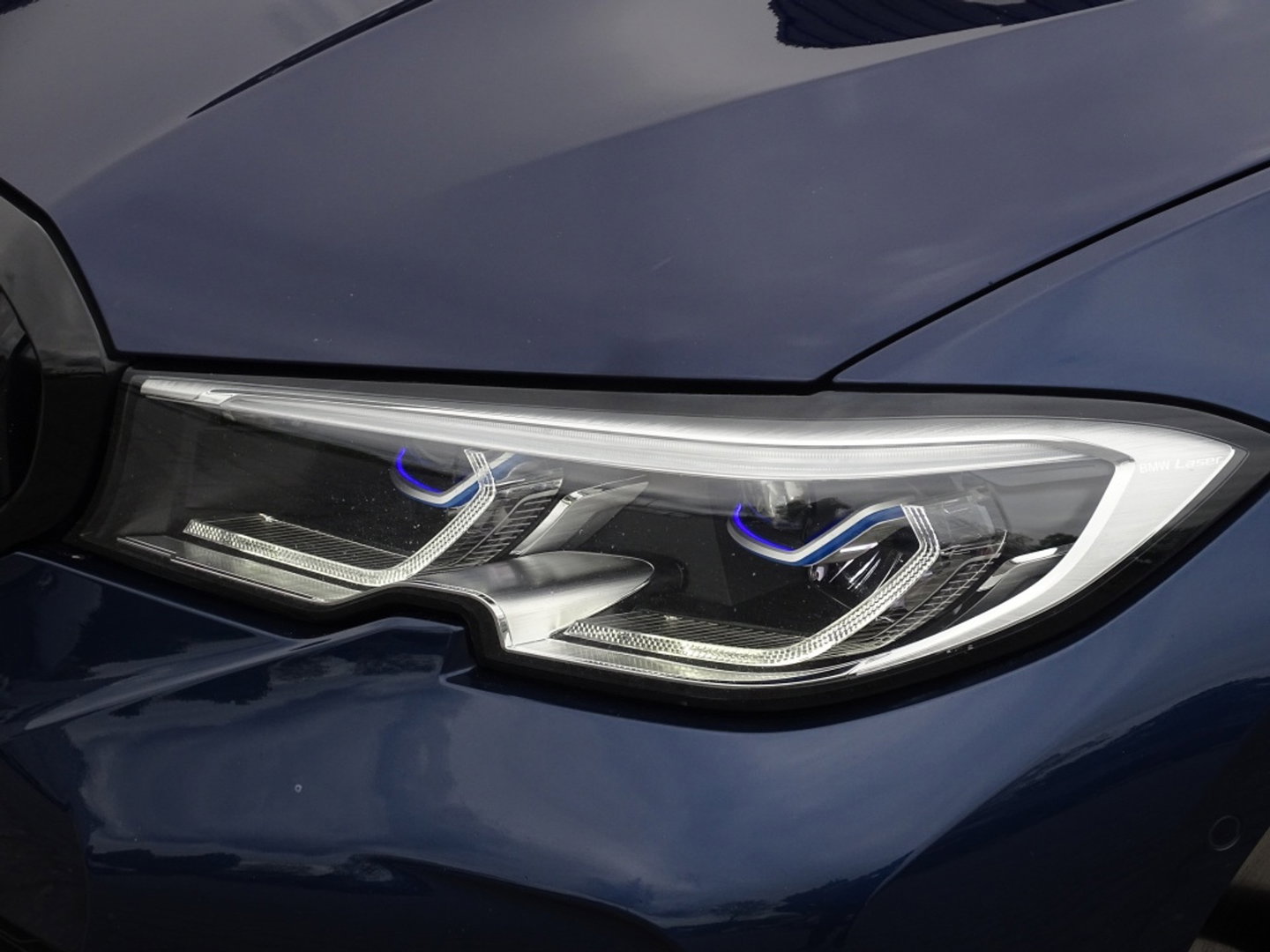 BMW 3-serie 330e High Executive / M-Sport / pano / Laser / 19"
