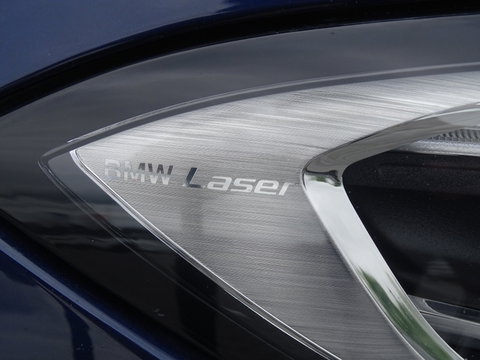 BMW 3-serie 330e High Executive / M-Sport / pano / Laser / 19"