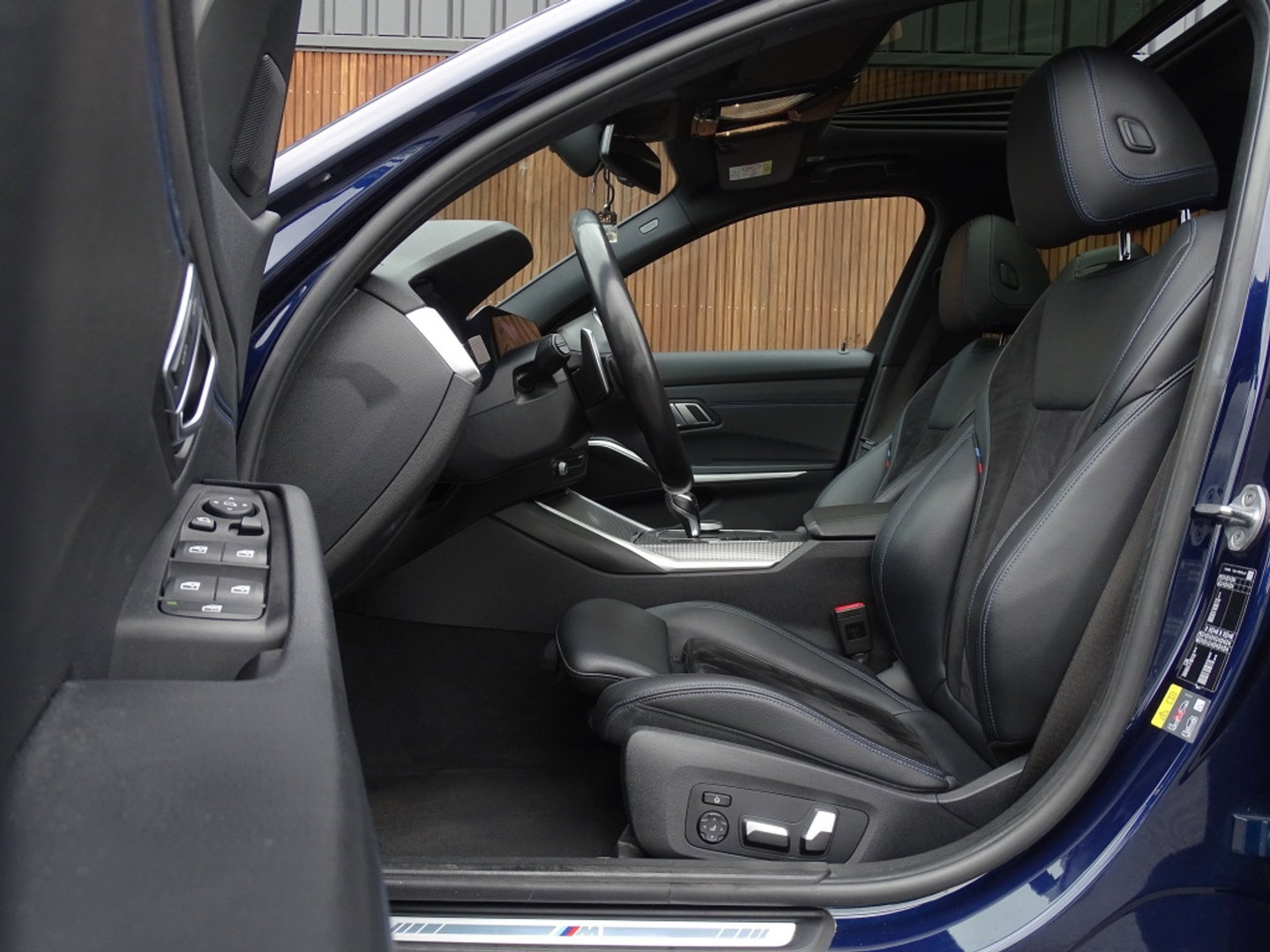 BMW 3-serie 330e High Executive / M-Sport / pano / Laser / 19"