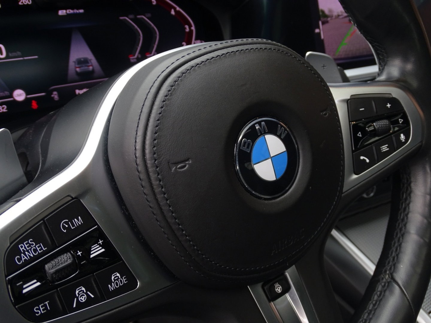 BMW 3-serie 330e High Executive / M-Sport / pano / Laser / 19"