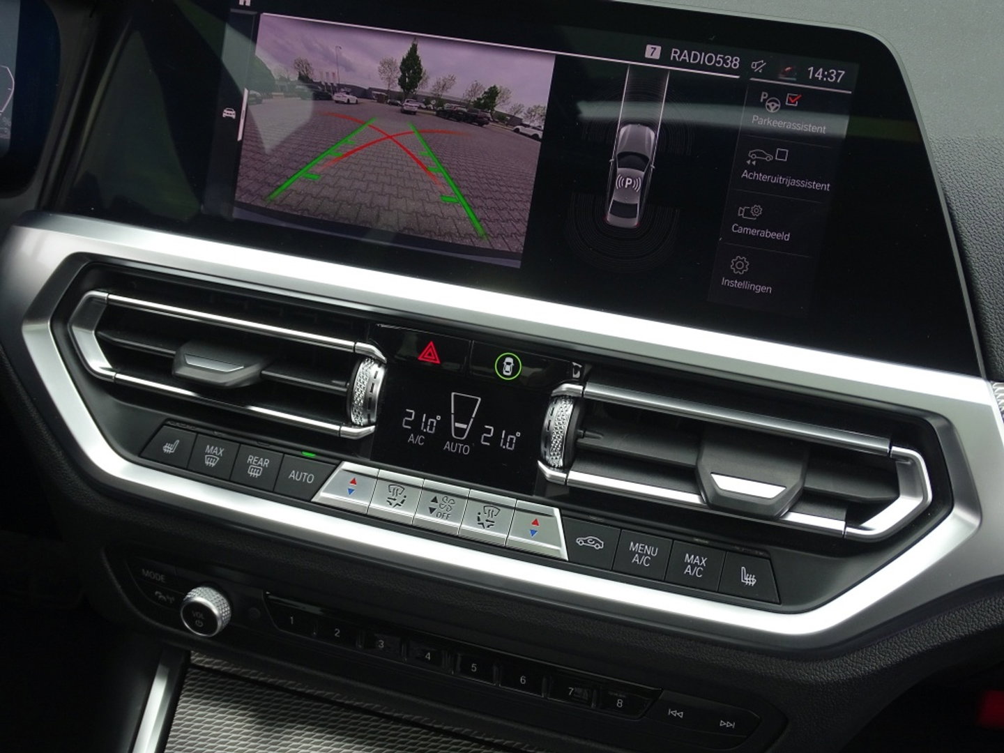 BMW 3-serie 330e High Executive / M-Sport / pano / Laser / 19"