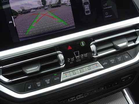 BMW 3-serie 330e High Executive / M-Sport / pano / Laser / 19"