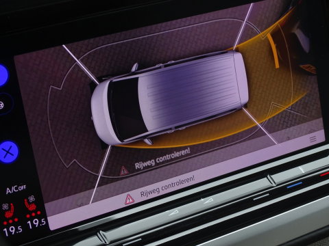 Volkswagen Multivan eHybrid 218PK / IQ-light / VIP 7- pers / 360°