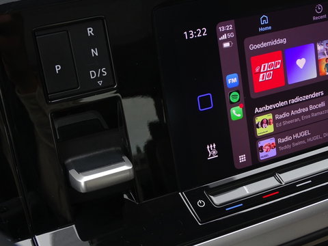 Volkswagen Multivan eHybrid 218PK / IQ-light / VIP 7- pers / 360°