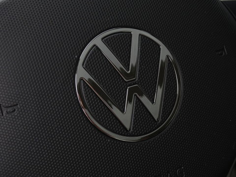 Volkswagen Multivan eHybrid 218PK / IQ-light / VIP 7- pers / 360°