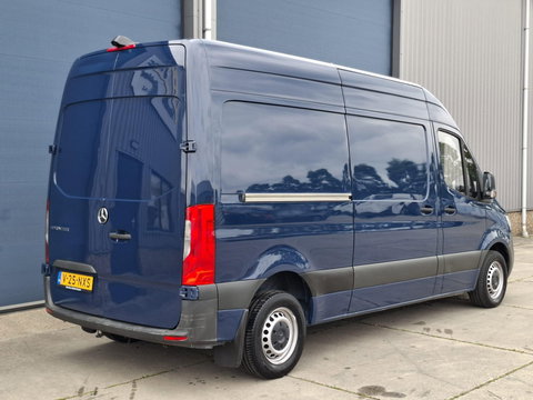 Mercedes-Benz Sprinter 311 2.2 CDI L2H2 AIRCO / CAMERA / 3 ZITS / DEALER ONDERHOUDEN / NAVI