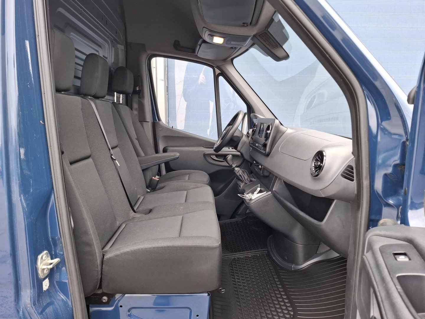 Mercedes-Benz Sprinter 311 2.2 CDI L2H2 AIRCO / CAMERA / 3 ZITS / DEALER ONDERHOUDEN / NAVI