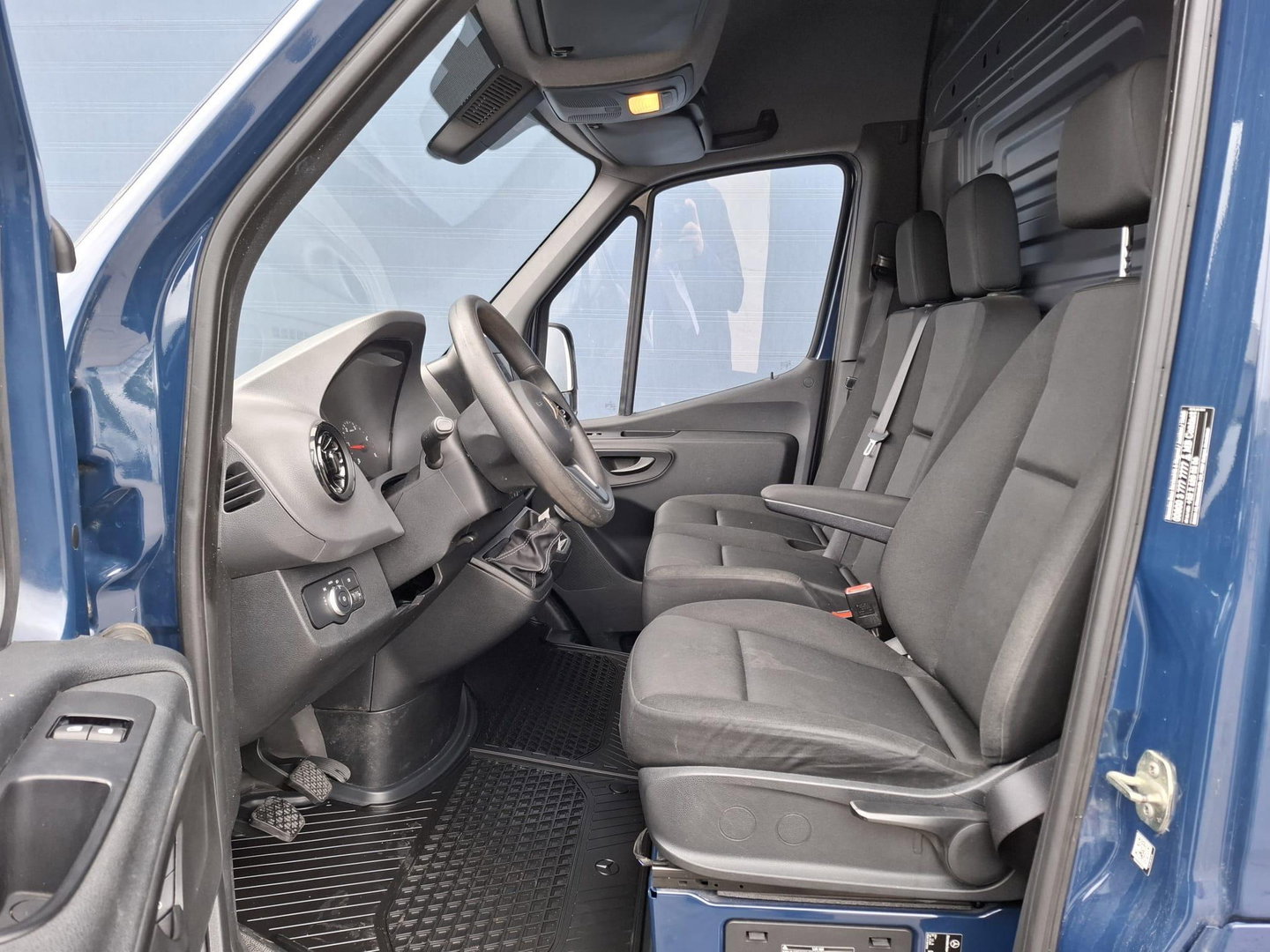 Mercedes-Benz Sprinter 311 2.2 CDI L2H2 AIRCO / CAMERA / 3 ZITS / DEALER ONDERHOUDEN / NAVI