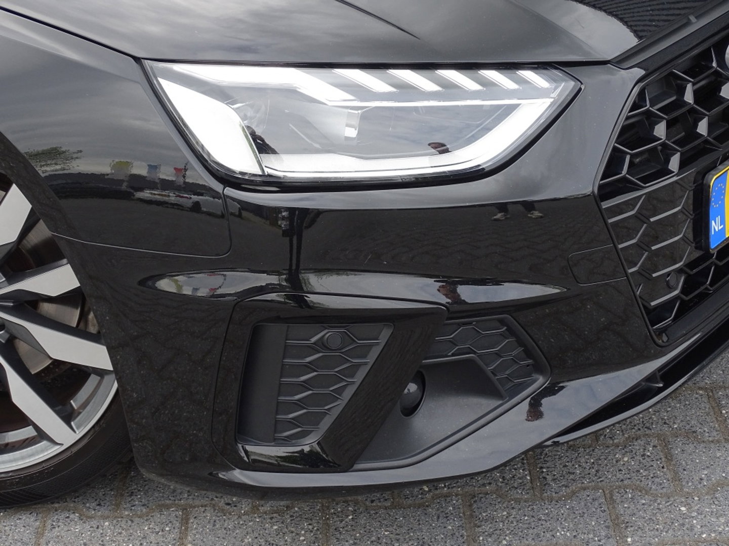 Audi A4 Avant 35 TFSI 150PK automaat / S-line / LED / Facelift *NAP*