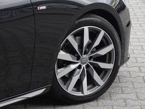 Audi A4 Avant 35 TFSI 150PK automaat / S-line / LED / Facelift *NAP*