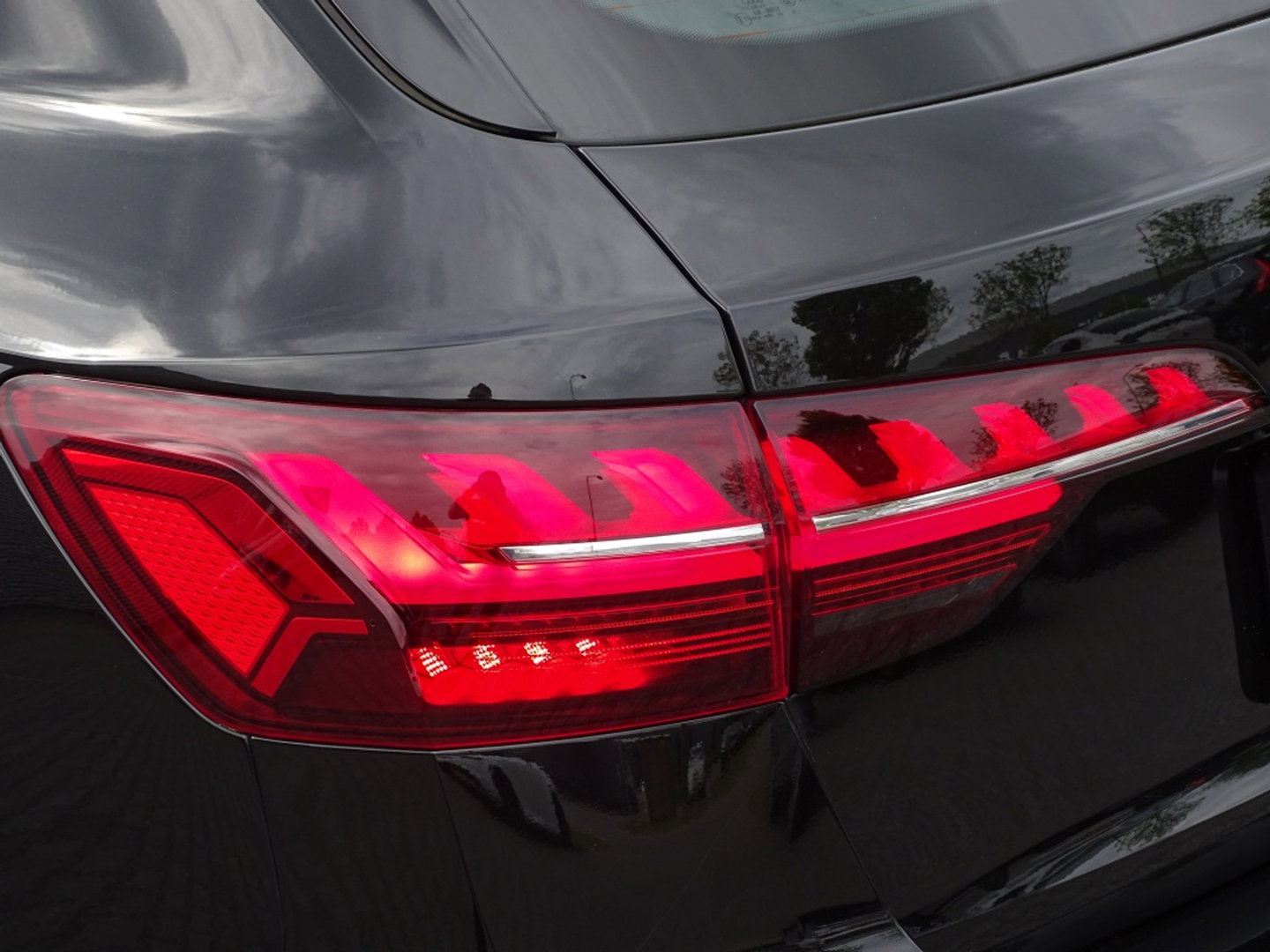 Audi A4 Avant 35 TFSI 150PK automaat / S-line / LED / Facelift *NAP*