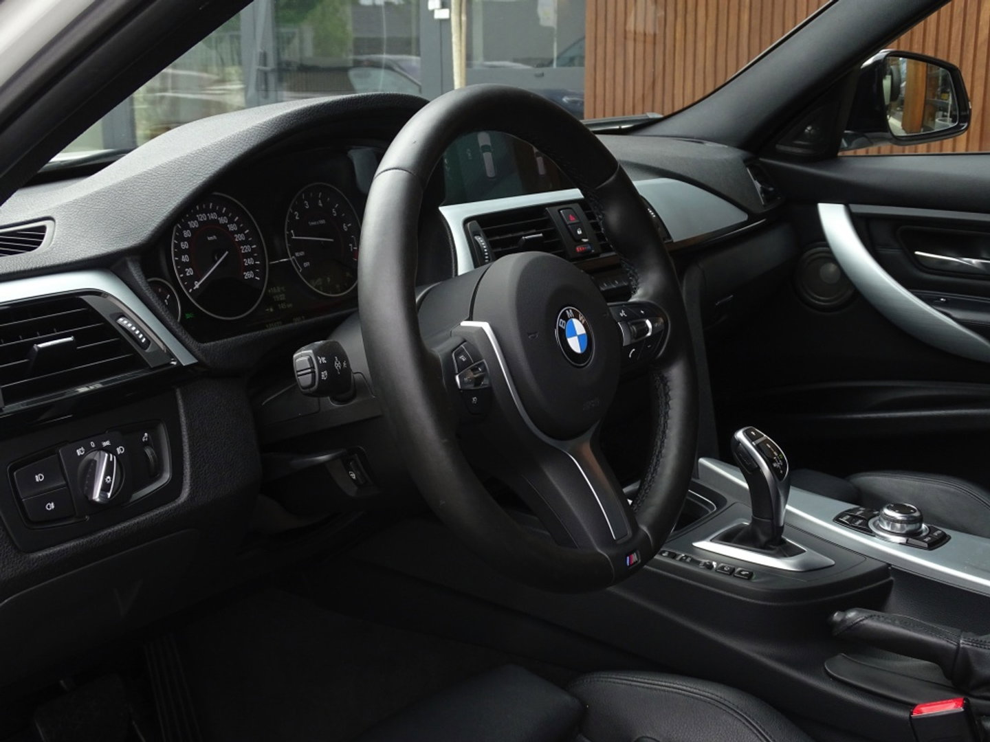 BMW 3 Serie Touring 335i xDr. TwinTurbo 306PK / High Exec / M-Sport / LED