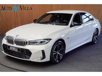 BMW 3 Serie - 320e M-sport HUD Leer Navi Camera ACC Matrix LED Laser PDC Virtual Climate (3-zone) Zwarte binnenhemel Sportstoelen LM velgen Facelift model! BTW auto!