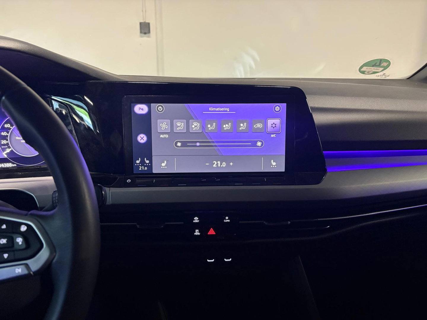 Volkswagen Golf 1.0 TSI R-Line CAM CARPLAY SFEER