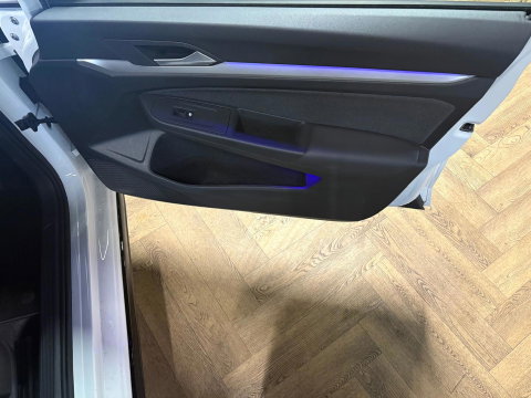 Volkswagen Golf 1.0 TSI R-Line CAM CARPLAY SFEER
